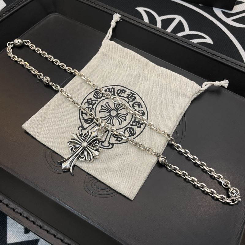 Ch*0me He**ts necklaces